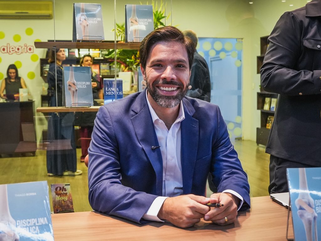 “Disciplina Bíblica” tem sessão de dedicatórias no evento