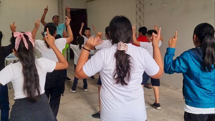 Missionários já beneficiaram dezenas de crianças na Bolívia