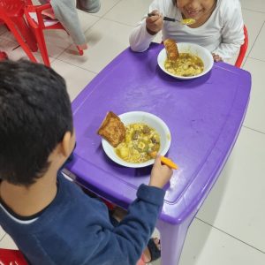 Missionários já beneficiaram dezenas de crianças na Bolívia