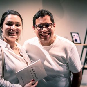 André Martins lançou livro e inspirou mensagem de identidade
