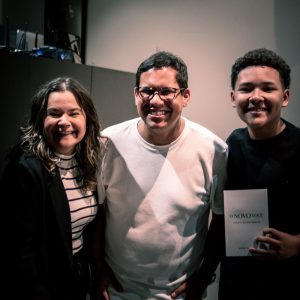 André Martins lançou livro e inspirou mensagem de identidade