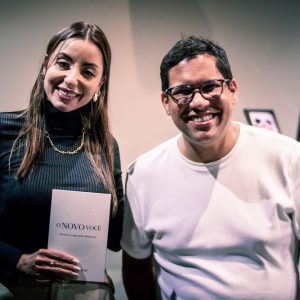 André Martins lançou livro e inspirou mensagem de identidade