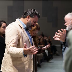 Guto Emery abrilhantou cultos de aniversário em Arujá (SP)
