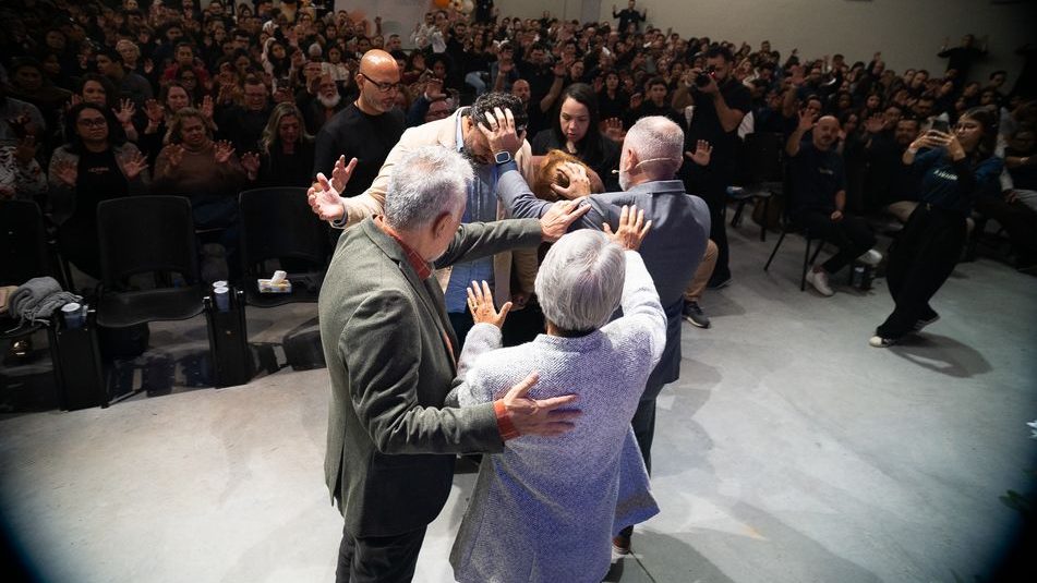 Guto Emery abrilhantou cultos de aniversário em Arujá (SP)
