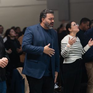 Guto Emery abrilhantou cultos de aniversário em Arujá (SP)