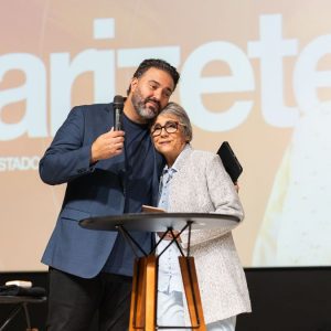 Guto Emery abrilhantou cultos de aniversário em Arujá (SP)