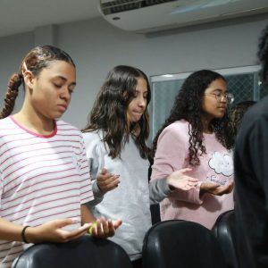 Evento despertou adolescentes para a comunhão com Deus