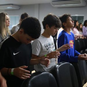 Evento despertou adolescentes para a comunhão com Deus