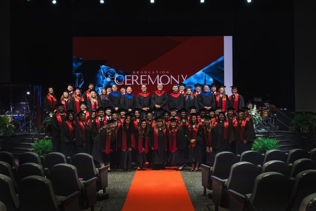 Formatura Escola Bíblica Verbo da Vida em Wirtz, Virgínia (EUA)