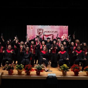 Uma nova estação floresce na Escola Bíblica em Okazaki