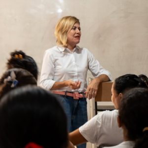 Juliana Borba participou de ação em presídio de Campina Grande (PB)