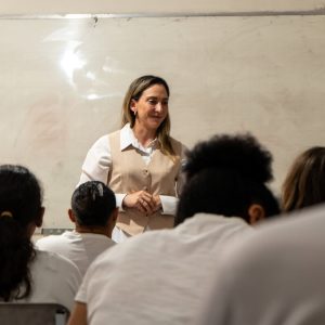 Juliana Borba participou de ação em presídio de Campina Grande (PB)