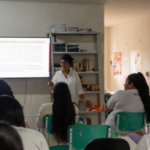 Juliana Borba participou de ação em presídio de Campina Grande (PB)
