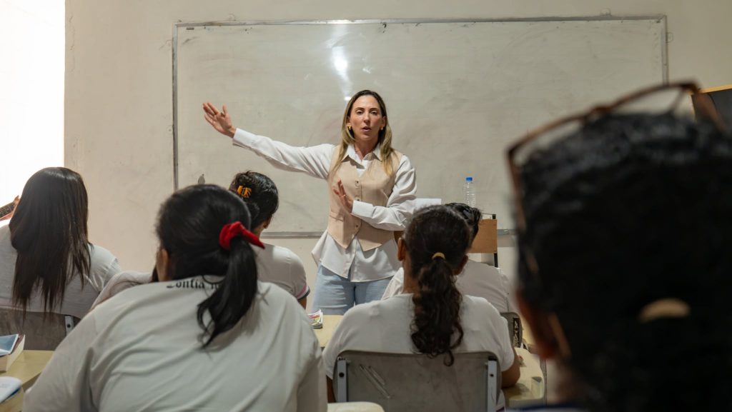 Juliana Borba participou de ação em presídio de Campina Grande (PB)