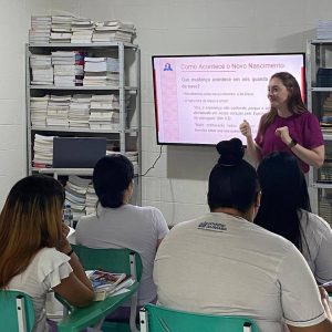 Juliana Borba participou de ação em presídio de Campina Grande (PB)