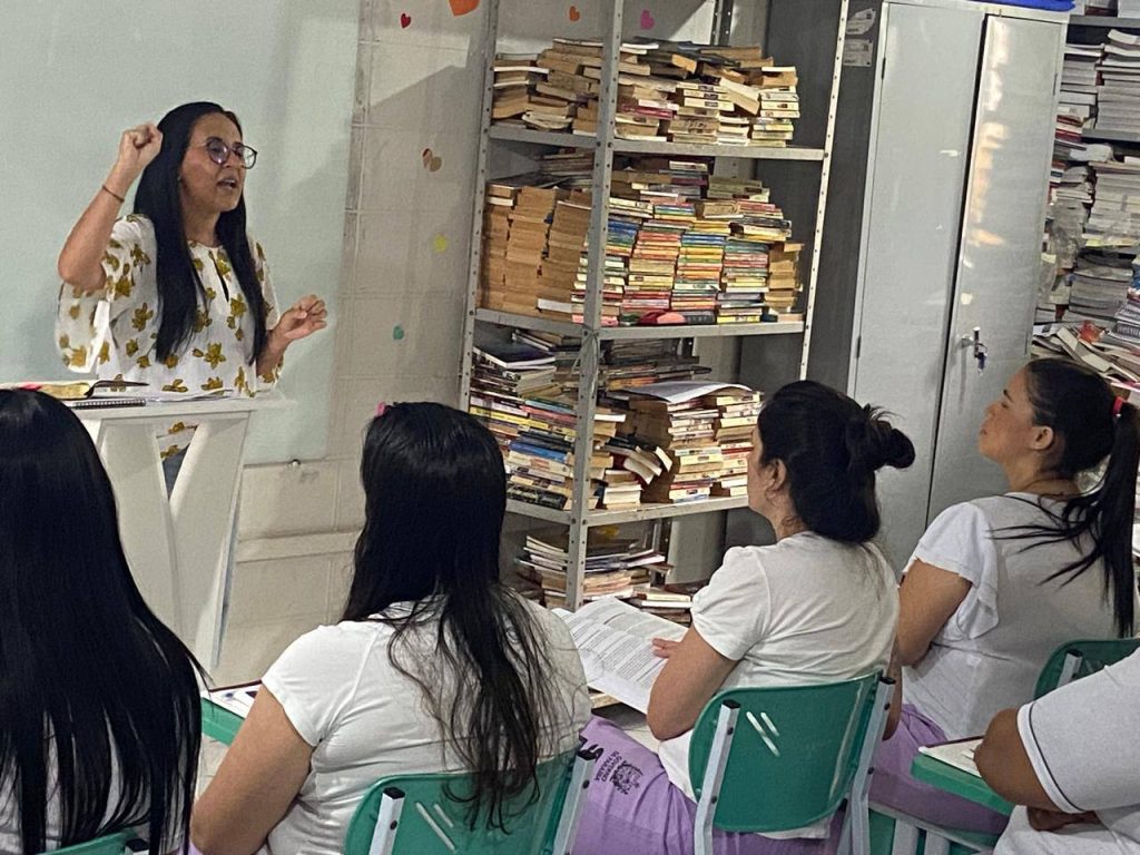Juliana Borba participou de ação em presídio de Campina Grande (PB)