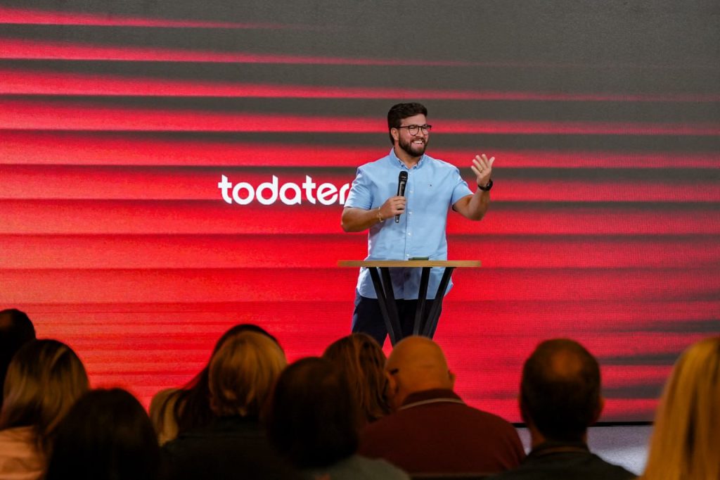 TODA TERÇA a família Verbo da Vida se conecta no Ministério