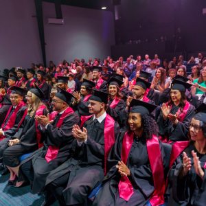 Escola Bíblica em Orlando graduou 49 novos alunos