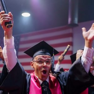 Escola Bíblica em Orlando graduou 49 novos alunos