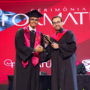 Escola Bíblica em Orlando graduou 49 novos alunos