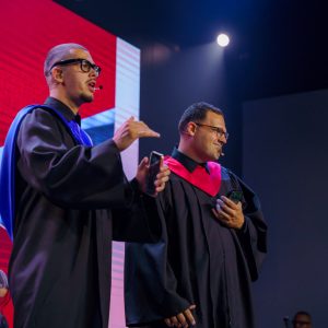 Escola Bíblica em Orlando graduou 49 novos alunos