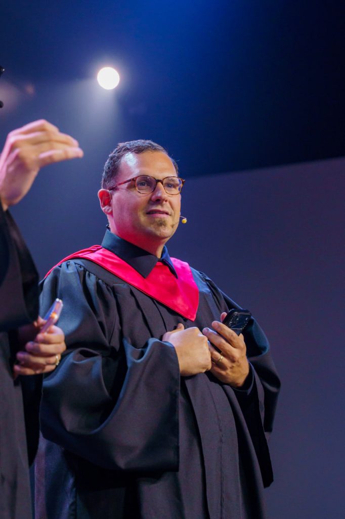 Escola Bíblica em Orlando graduou 49 novos alunos