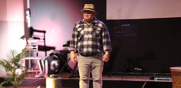 Ator compartilhou testemunho após peça em Portugal