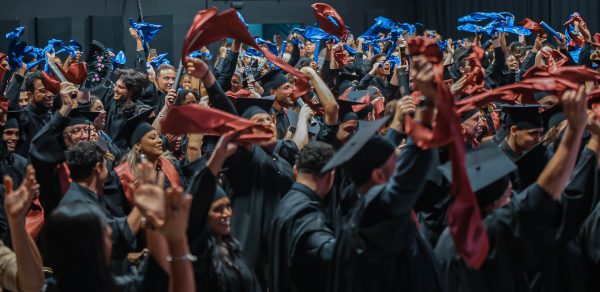 Em clima de festa, alunos celebraram formatura em Leiria (PT)