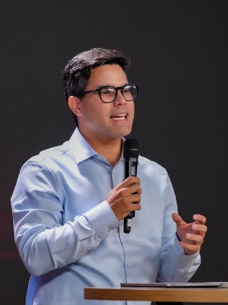 Live do Rhema revelou novidades e encerrou com ministração