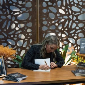 Rossana Lira lançou novo livro sobre prosperidade bíblica