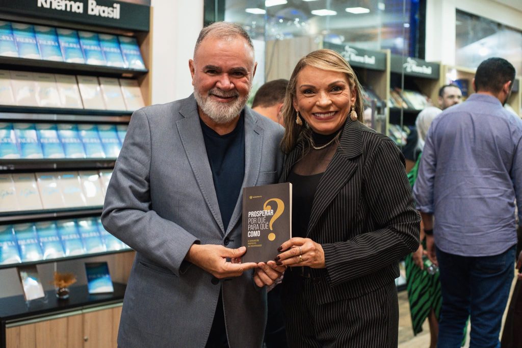 Rossana Lira lançou novo livro sobre prosperidade bíblica