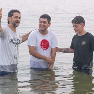 Batismo e luau foram celebrados com alegria no Japão