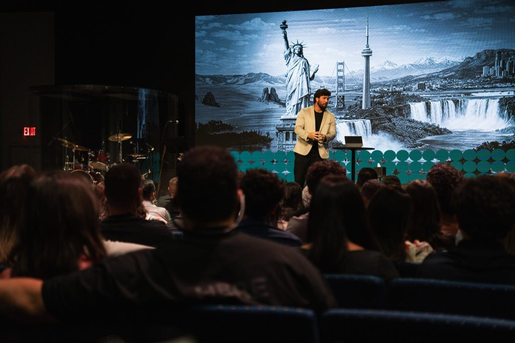 Última noite revelou como ser fiéis e unidos com alegria
