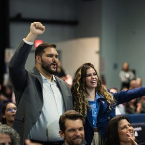 Última noite revelou como ser fiéis e unidos com alegria
