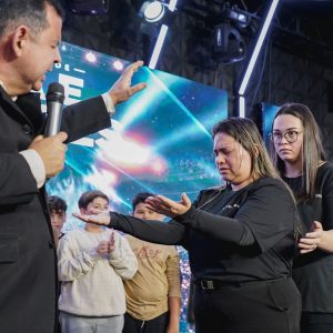 “Não sinto mais dor”: testemunhos marcaram culto no Sul