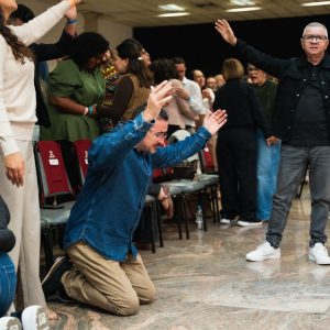 Festa da fé termina com ministros fluindo no Espírito