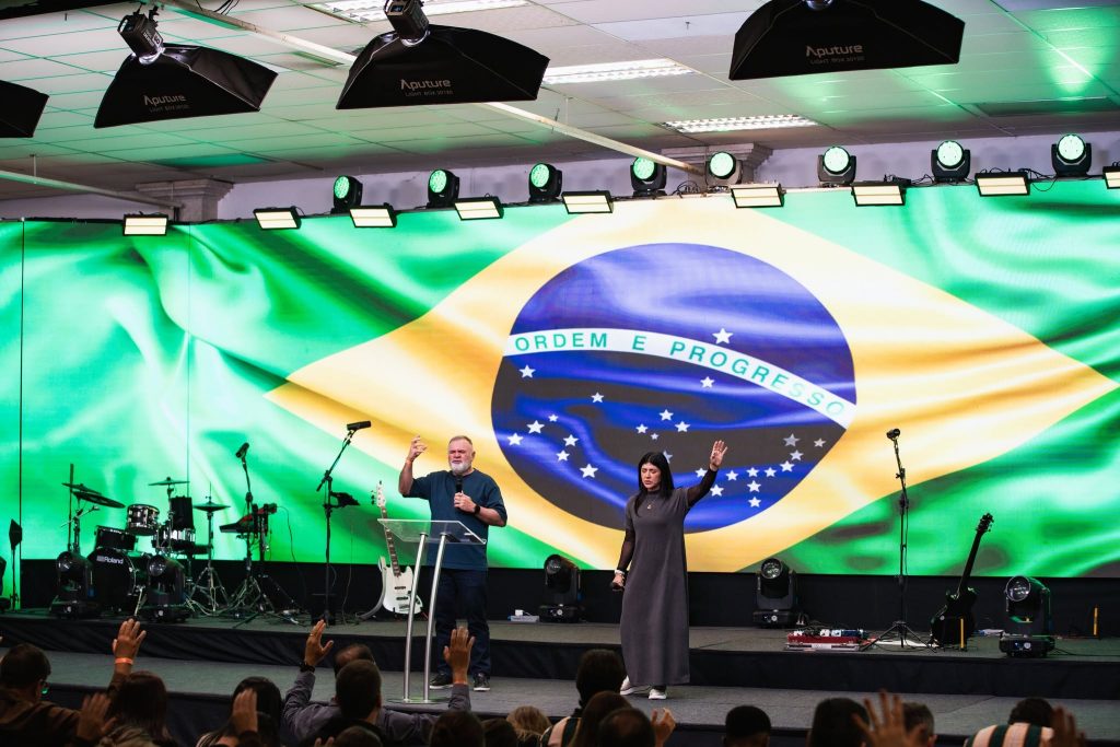 Festa da fé termina com ministros fluindo no Espírito