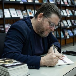 Fé e superação inspiraram novo livro de Anderson Laignier