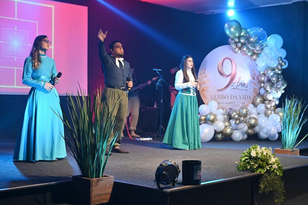 Entre pilchas e fé, igreja gaúcha comemorou 9 anos


