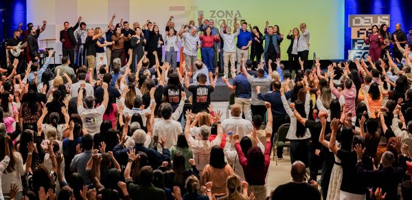 Celebração de igreja em Recife (PE) destacou fé e maturidade