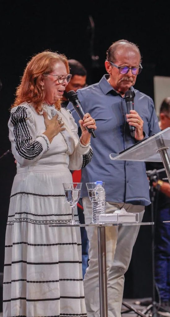 Durval e Érika
Graduados na Escola de Ministros Rhema