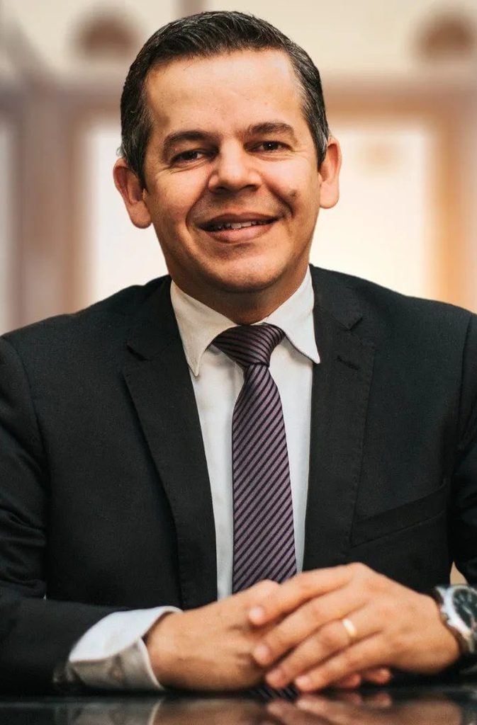 Rubens Nascimento
Pastor da Igreja Verbo da Vida no Portal em Campina Grande (PB)