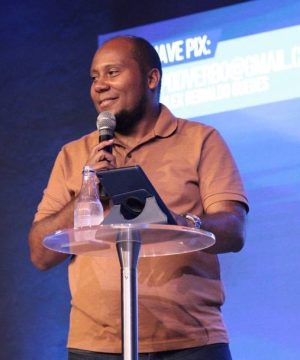 photo_5156880989820136935_y